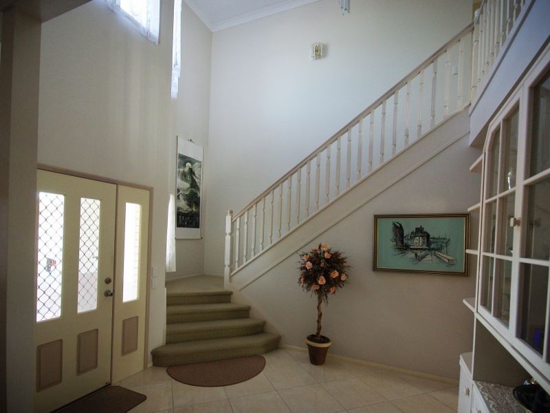 8 Topsail Circuit, Banksia Beach QLD 4507