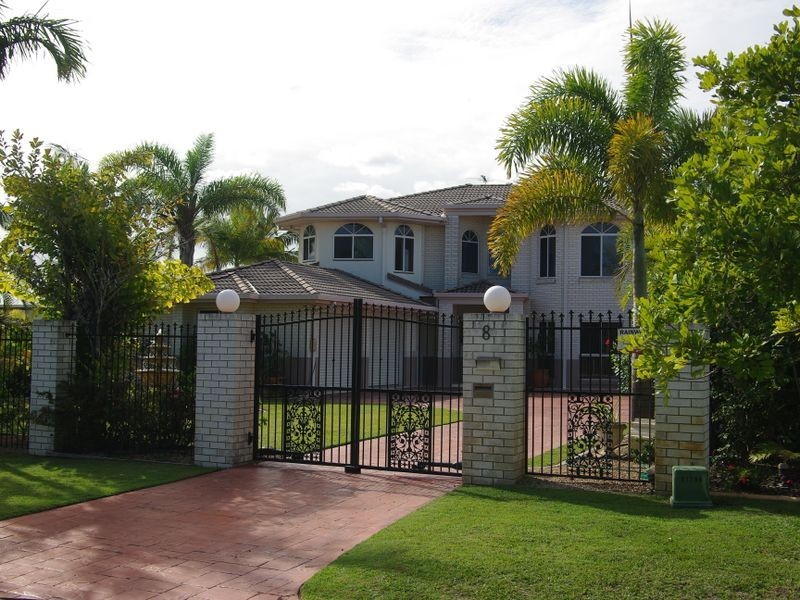 8 Topsail Circuit, Banksia Beach QLD 4507