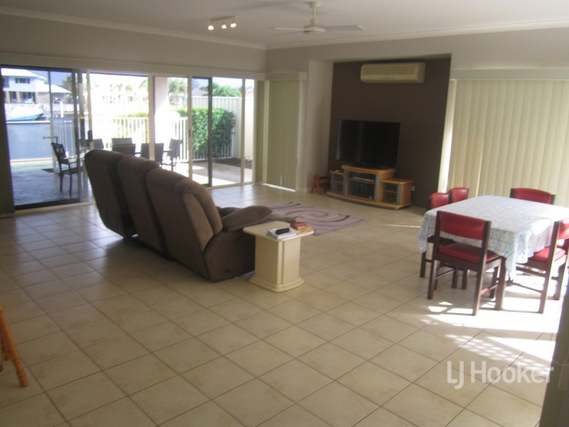 31 Dugong Crescent, Banksia Beach QLD 4507
