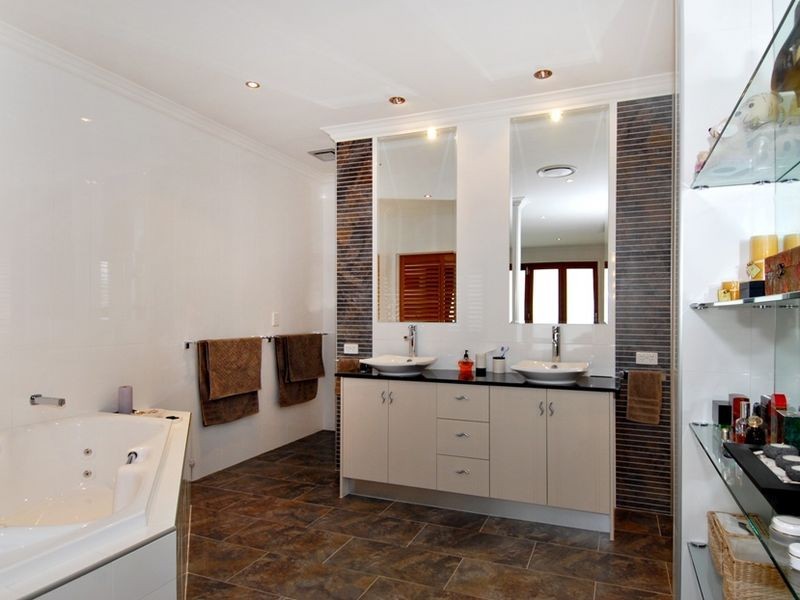 20 Raptor Parade, Banksia Beach QLD 4507