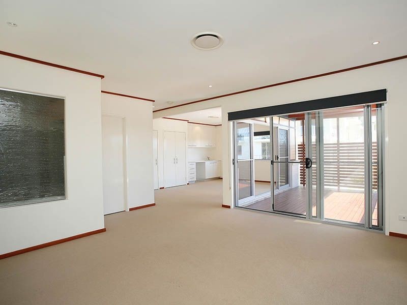 Sandstone Point QLD 4511