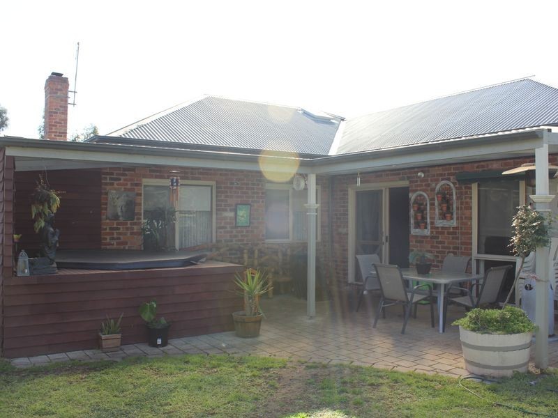 6 Derham Street, Pearcedale VIC 3912