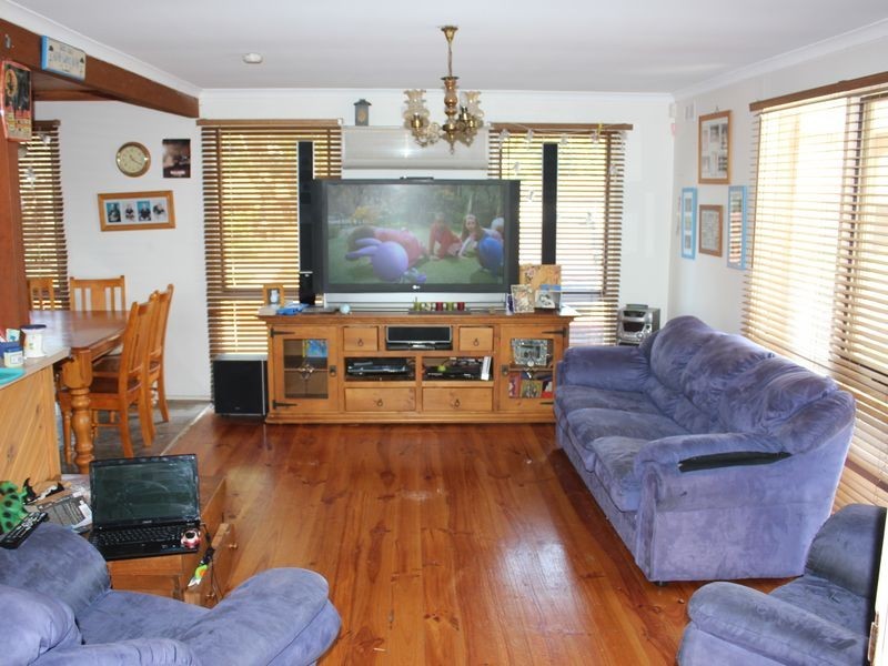 2 Lillian Street, Cranbourne VIC 3977