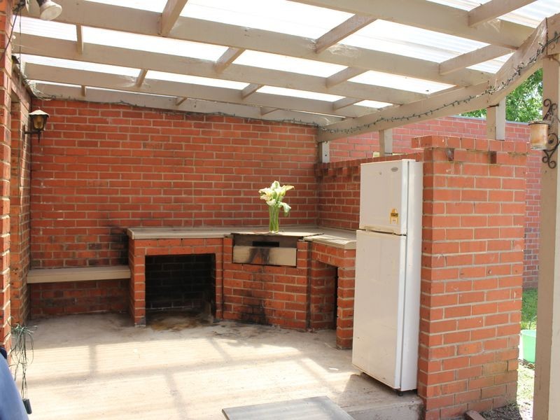 2 Lillian Street, Cranbourne VIC 3977