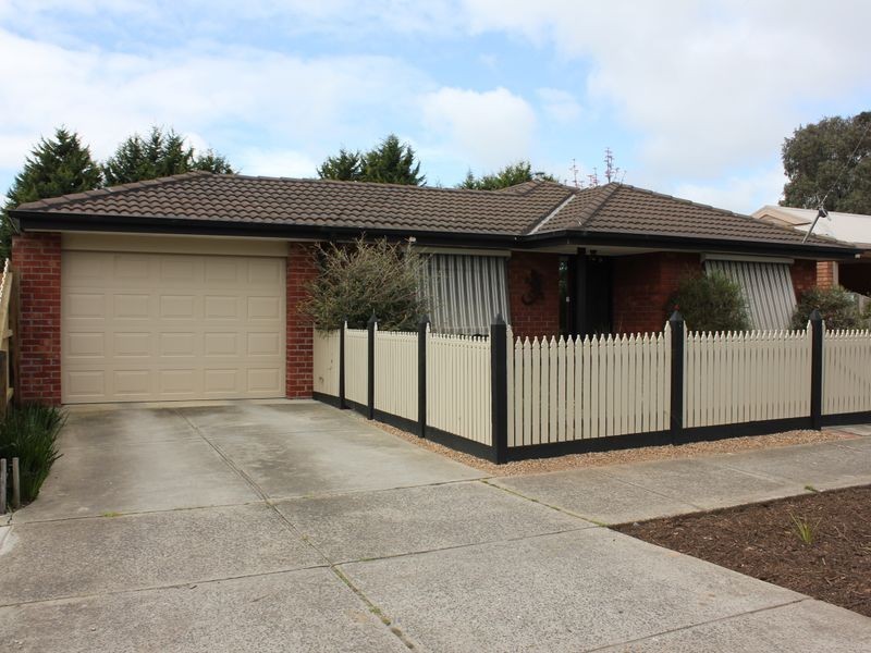 18 Elcan Avenue, Cranbourne VIC 3977