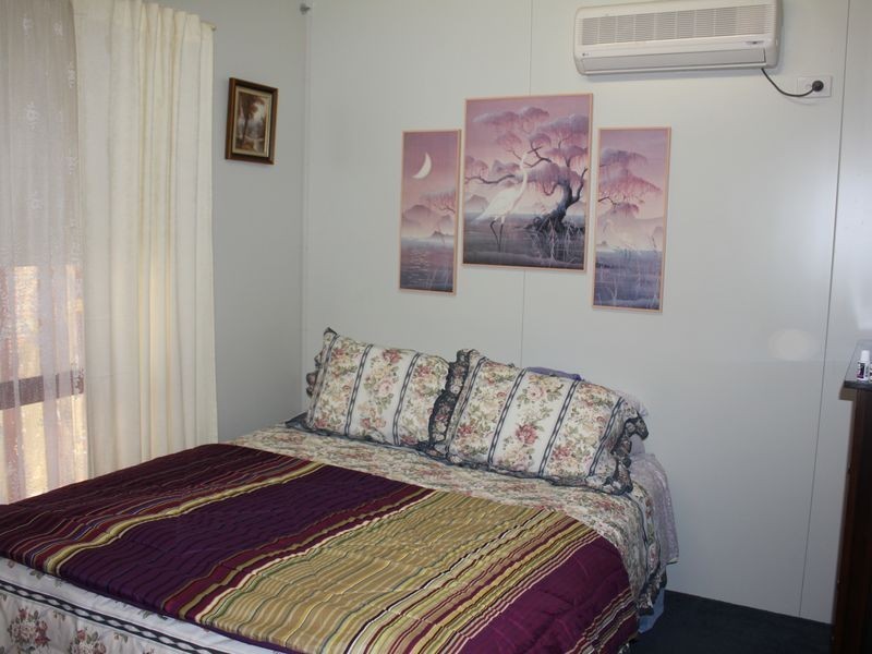 18 Elcan Avenue, Cranbourne VIC 3977