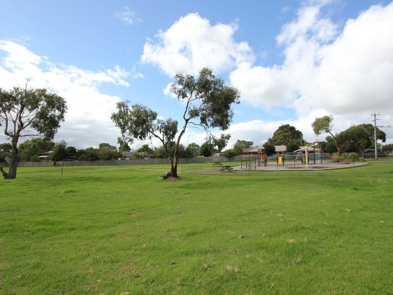 35 Deanswood Drive, Somerville VIC 3912