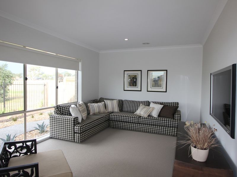 Lot 325 Alisma Boulevard, Cranbourne North VIC 3977