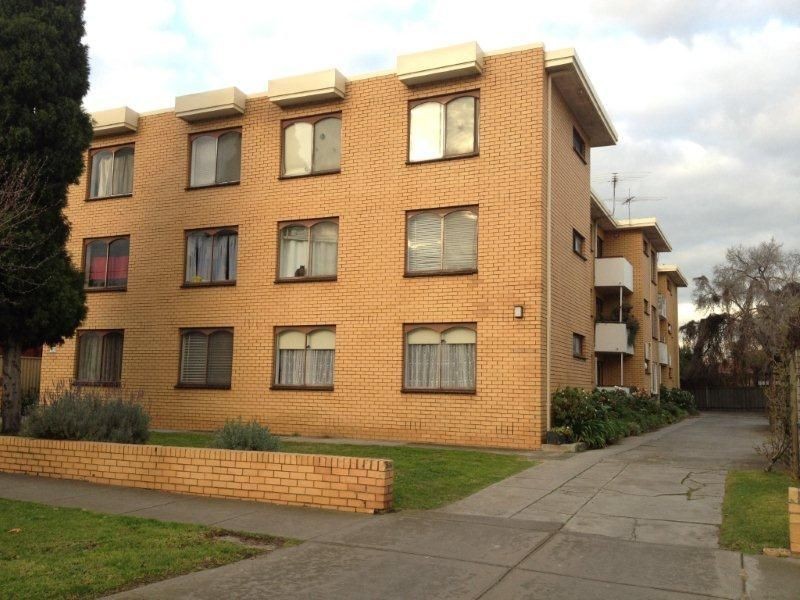 15/99 Cowper Street, Footscray VIC 3011