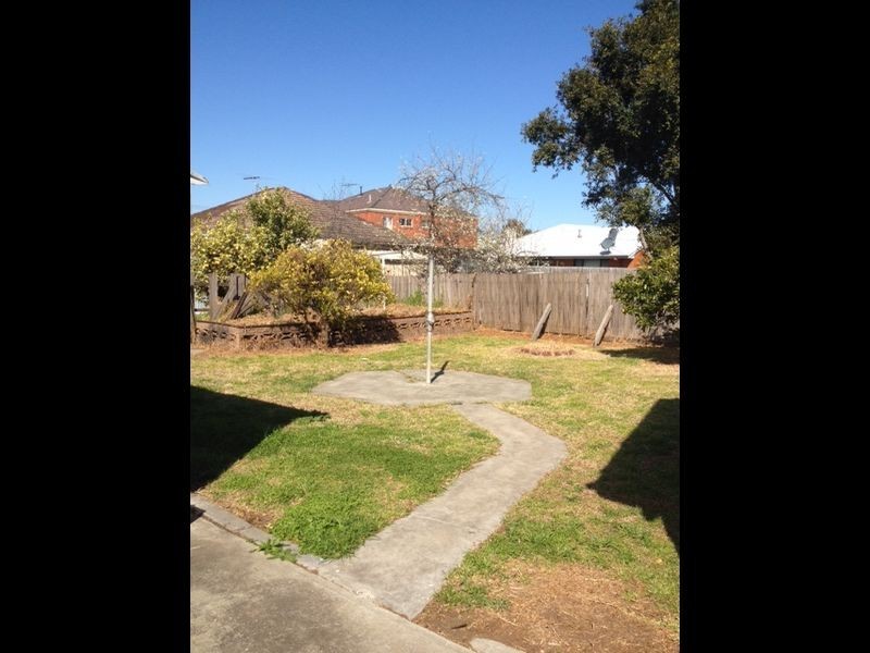 8 Bosquet Street, Maidstone VIC 3012