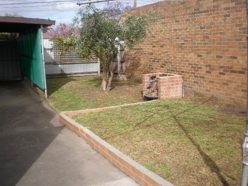 8 Wallace Street, Maidstone VIC 3012