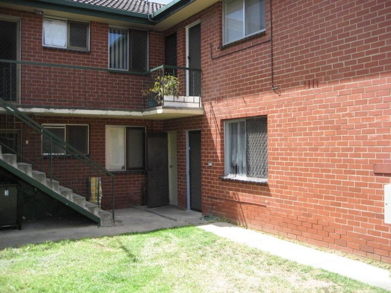 2/8 Burnewang Street, Sunshine VIC 3020