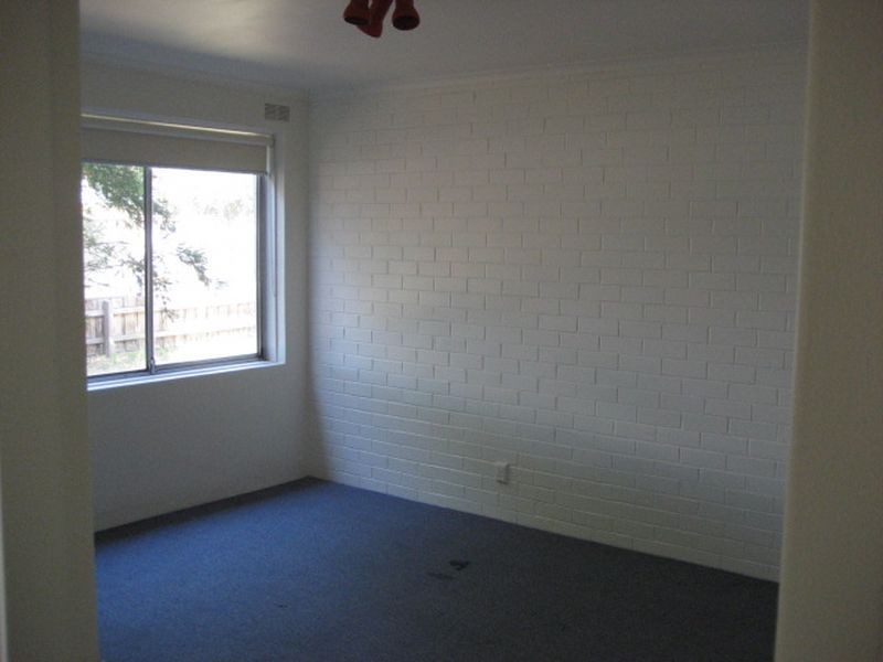 2/8 Burnewang Street, Sunshine VIC 3020