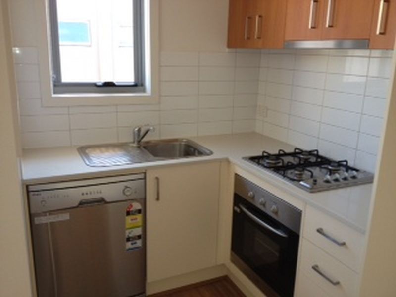 16/6 Rosamond Road, Maidstone VIC 3012