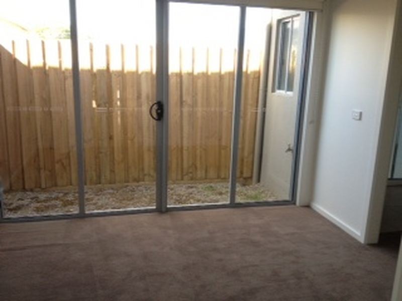 16/6 Rosamond Road, Maidstone VIC 3012