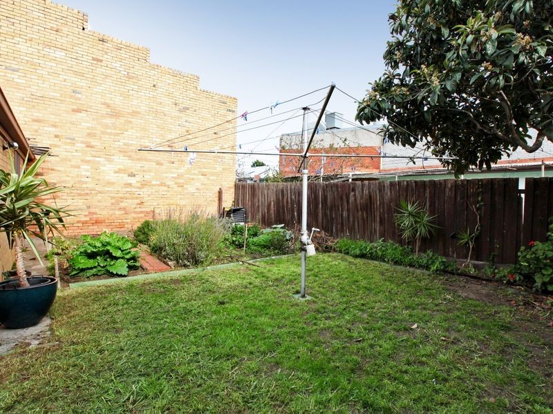 27 Latrobe Street, Footscray VIC 3011