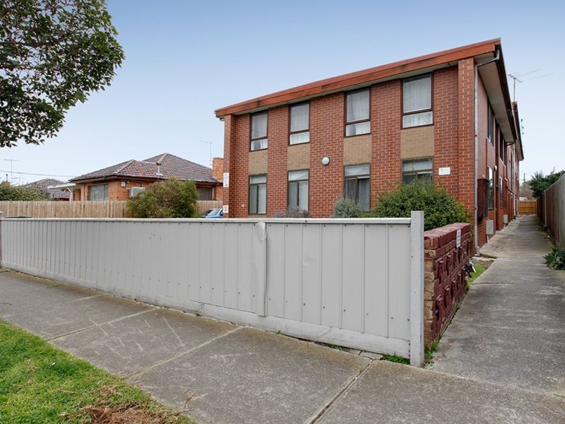 1/13 Empire Street, Footscray VIC 3011