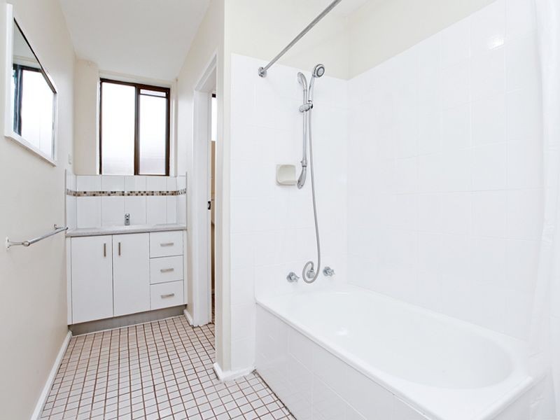 1/13 Empire Street, Footscray VIC 3011