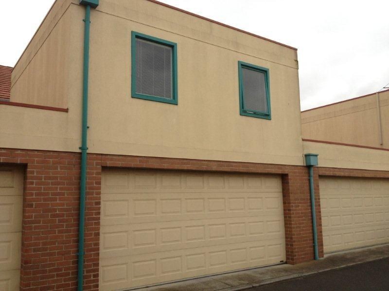 16 Sambell Walk, Kensington VIC 3031