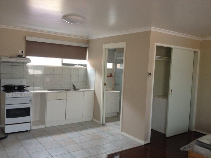 16 Sambell Walk, Kensington VIC 3031