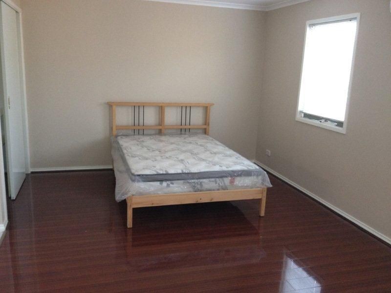 16 Sambell Walk, Kensington VIC 3031