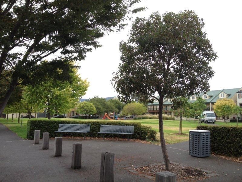 16 Sambell Walk, Kensington VIC 3031