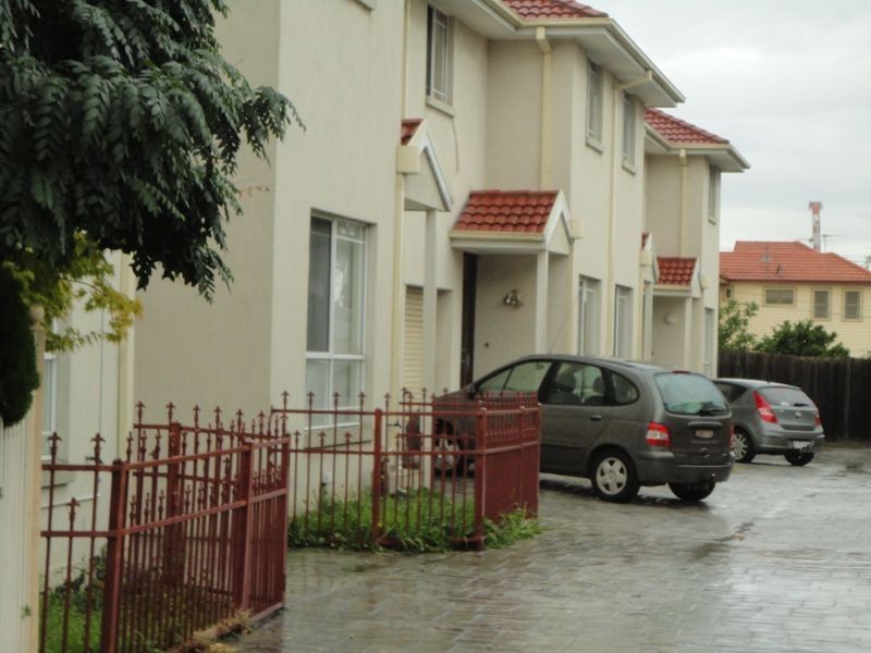 3/239-241 Nicholson Street, Seddon VIC 3011