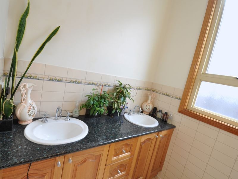 37 Railway Place, Footscray VIC 3011