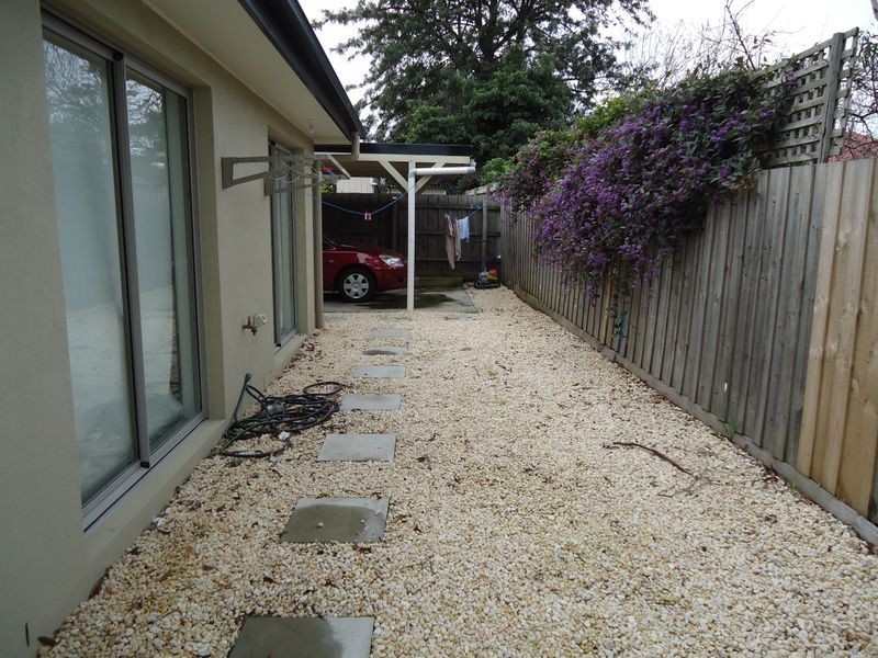 2/37 Sredna Street, West Footscray VIC 3012