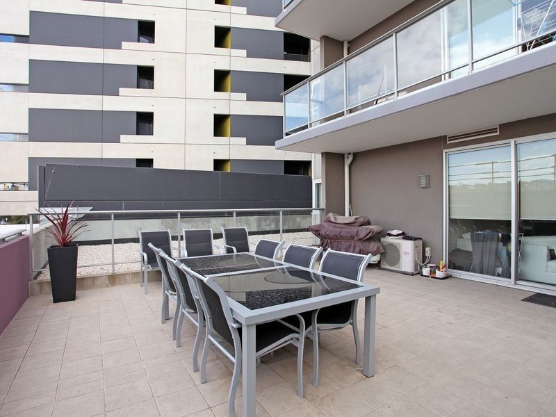 211/250 Barkly Street, Footscray VIC 3011