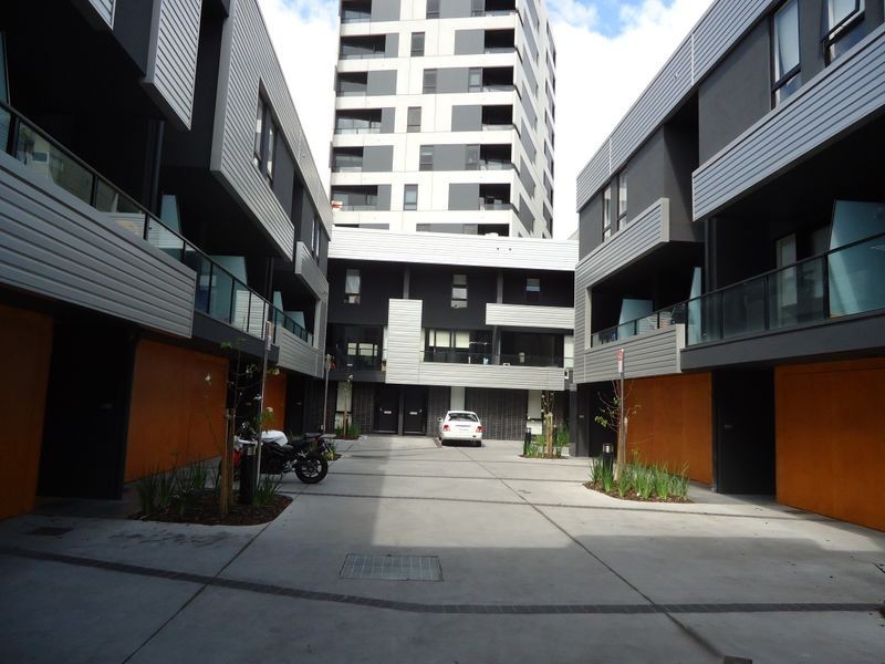 10 Cirque Drive, Footscray VIC 3011