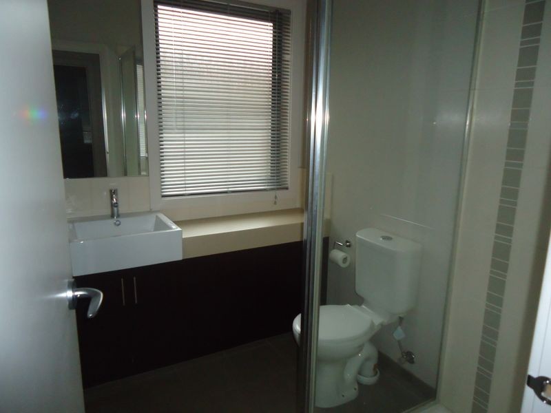 1/37 Cash Street, Kingsbury VIC 3083