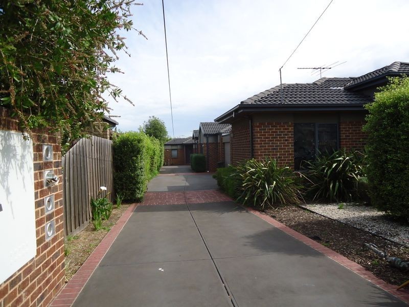 1/37 Cash Street, Kingsbury VIC 3083