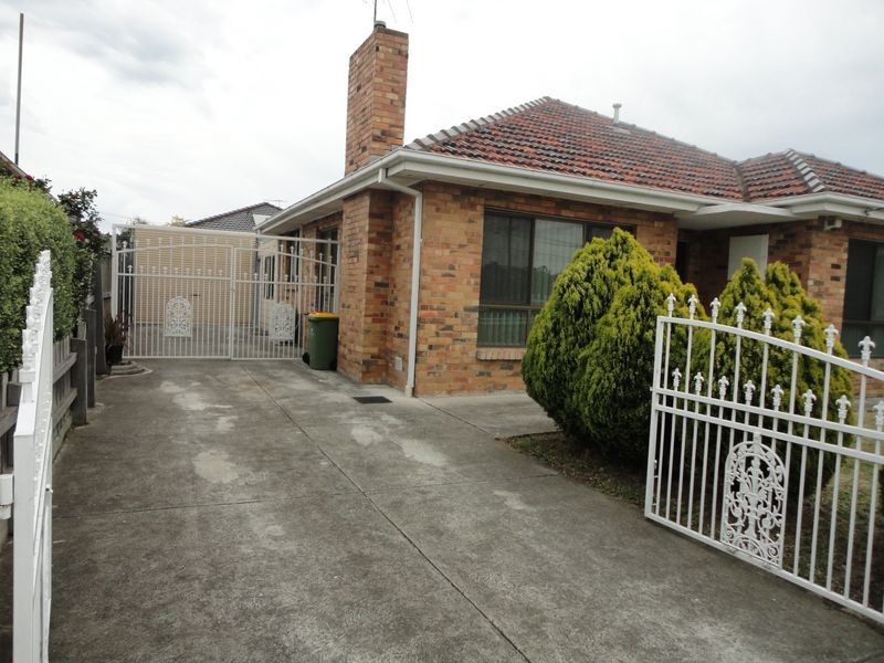 19 Cambridge Street, Maidstone VIC 3012