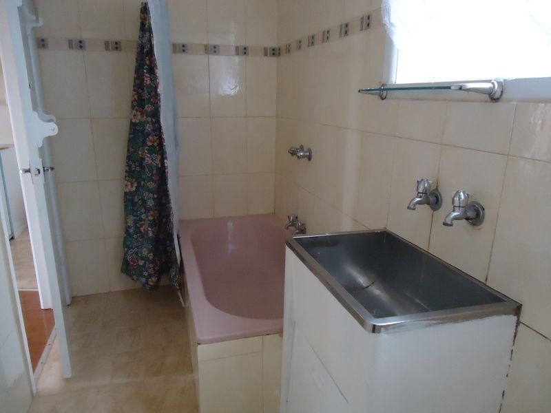 1/697 Barkly Street, Footscray VIC 3011