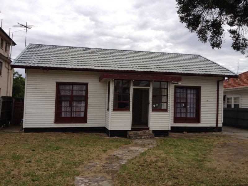 17 Omar St, Maidstone VIC 3012