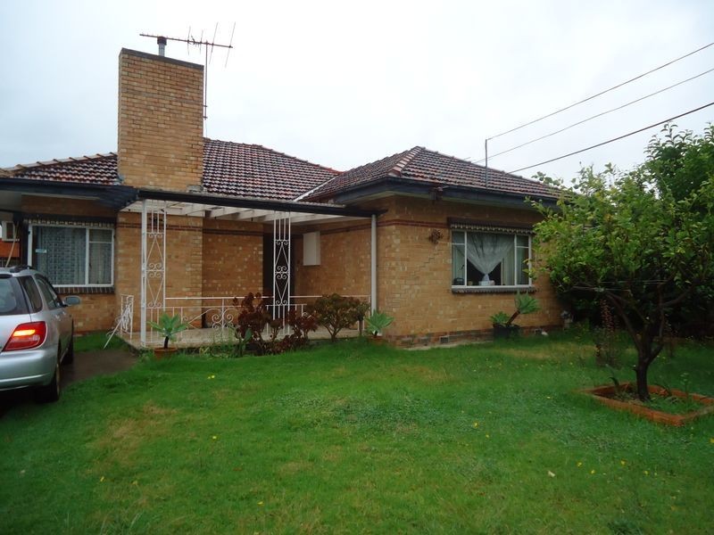 35 Dunedin St, Maidstone VIC 3012