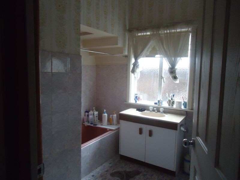 35 Dunedin St, Maidstone VIC 3012