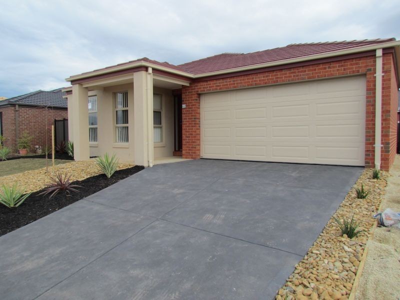 22 Yaramba Boulevard, Point Cook VIC 3030