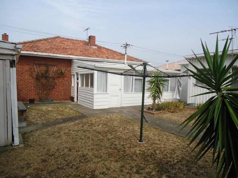 62 Roberts Street, West Footscray VIC 3012