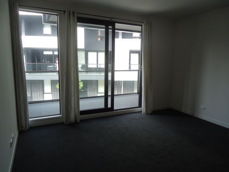 28 Cirque Drive (rear 234-240 Bar, Footscray VIC 3011