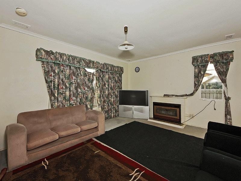 12 Barrie Court, Braybrook VIC 3019