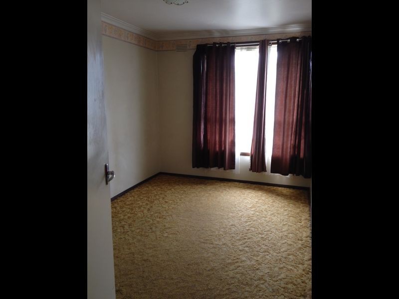 5 Lacy Street, Avondale Heights VIC 3034