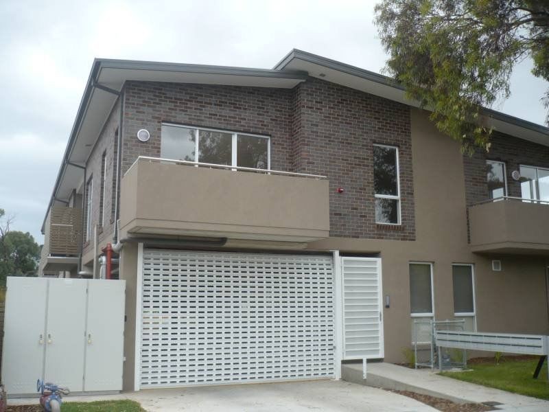 8/23 Pickett Street, Footscray VIC 3011