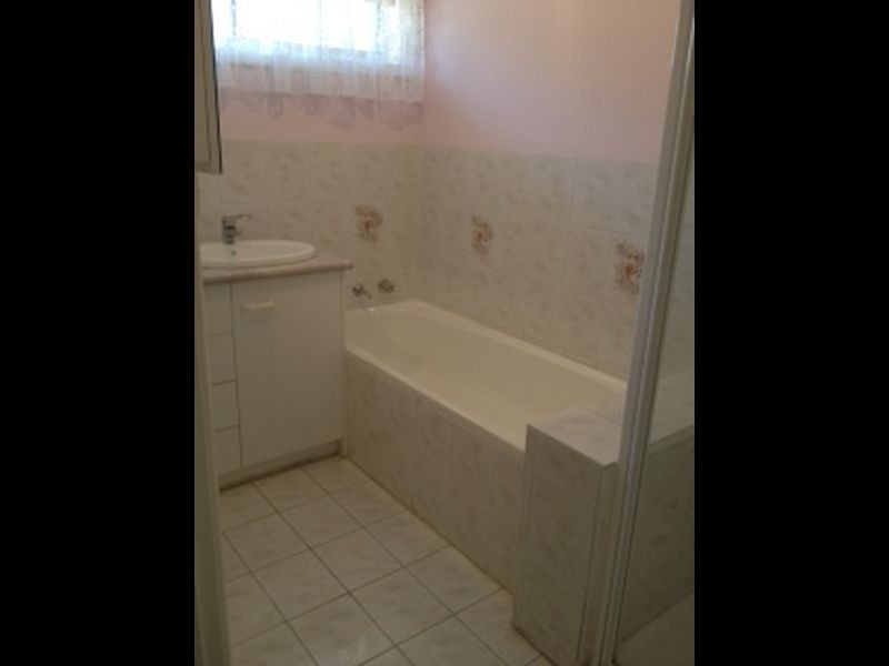 1/145 Essex Street, West Footscray VIC 3012