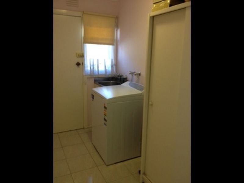 1/145 Essex Street, West Footscray VIC 3012