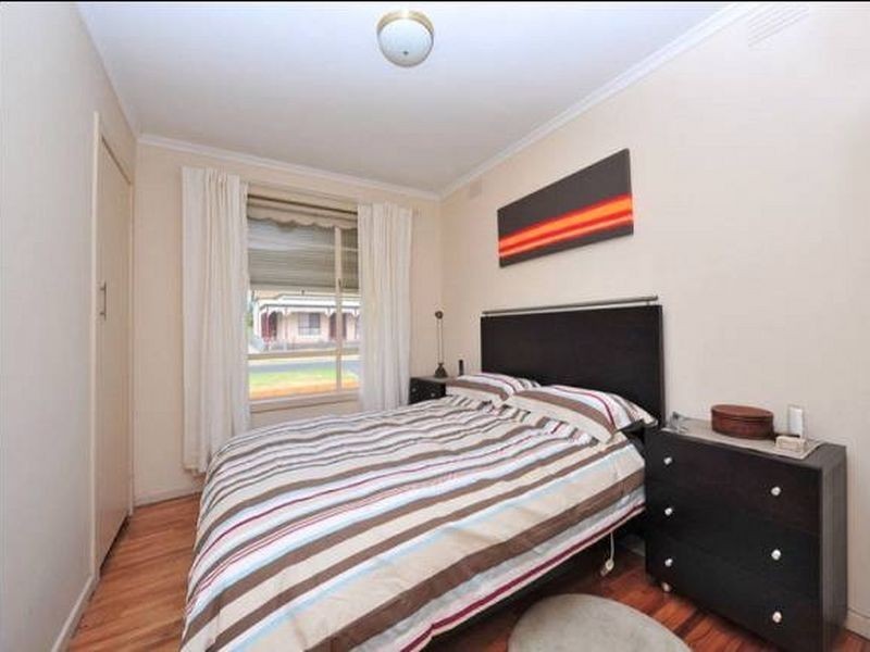 1/28 Commercial  Road, Footscray VIC 3011