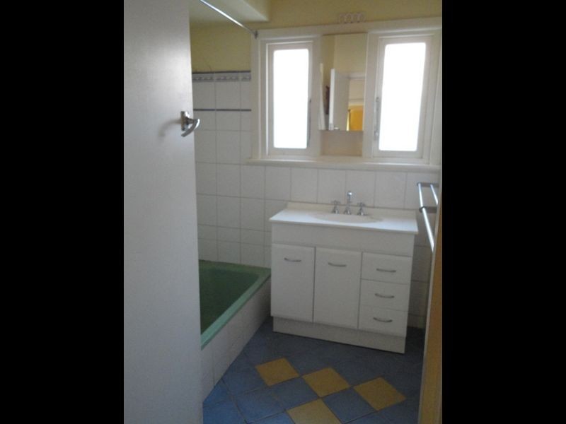 33 Dunedin Street, Maidstone VIC 3012