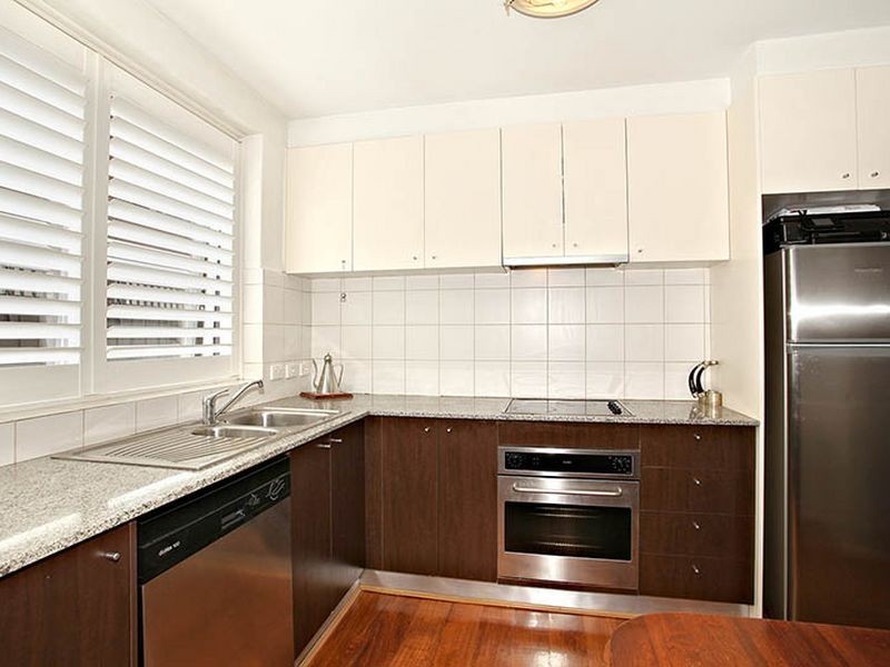 2/141 Glenhuntly Road, Elwood VIC 3184