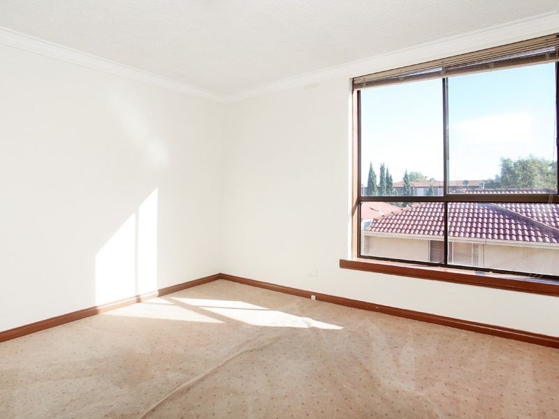 11/6 Eldridge Street, Footscray VIC 3011